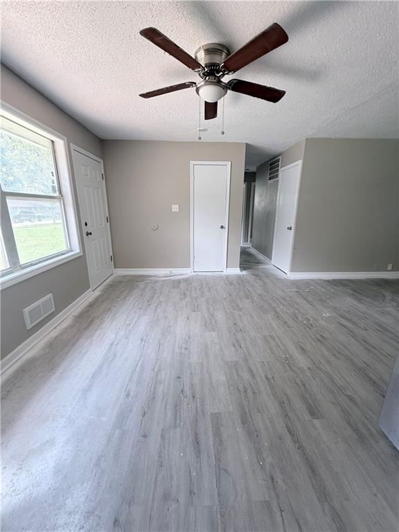 2nd image of 7806 E 112th St, Kansas City, MO 64134 | MLS# 2634651