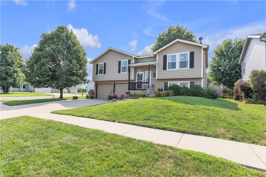 2nd image of 2210 Meadow Trl, Saint Joseph, MO 64503 | MLS# 2634653