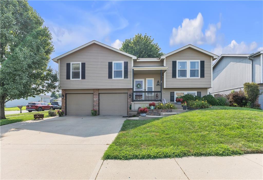 1st image of 2210 Meadow Trl, Saint Joseph, MO 64503 | MLS# 2634653