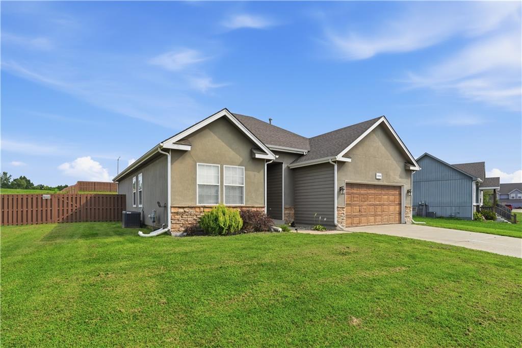 2nd image of 16906 Tucker Ct, Basehor, KS 66007 | MLS# 2634664