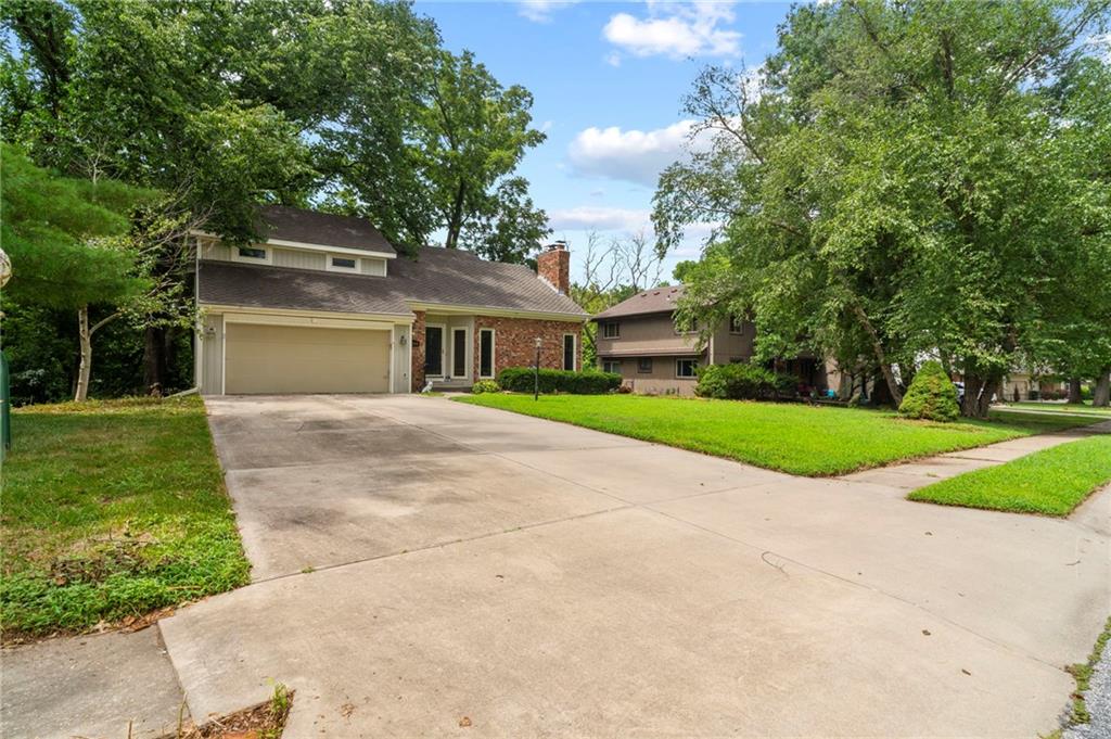 2nd image of 3144 Lakeview Cir, Leavenworth, KS 66048 | MLS# 2634676