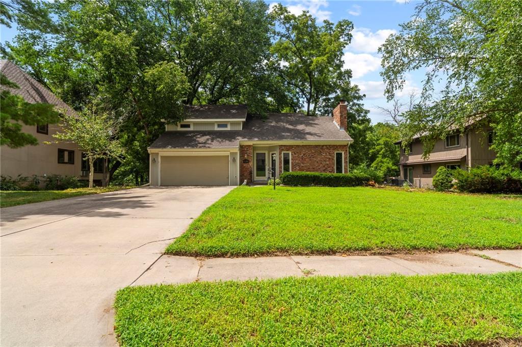 1st image of 3144 Lakeview Cir, Leavenworth, KS 66048 | MLS# 2634676