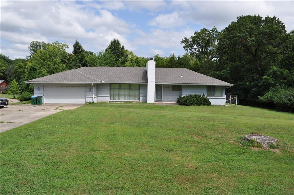 1st image of 7515 Nw Lake Rd, Kansas City, MO 64151 | MLS# 2634677