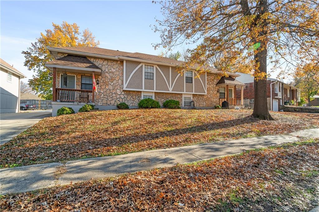 2nd image of 2825 & 2829 Tepee Ave, Independence, MO 64057 | MLS# 2634717