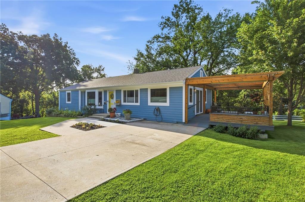2nd image of 11615 E 38 St S, Independence, MO 64052 | MLS# 2634732