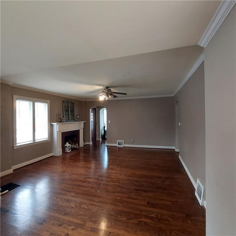 4th image of 520 N Pleasant St, Independence, MO 64050 | MLS# 2634738