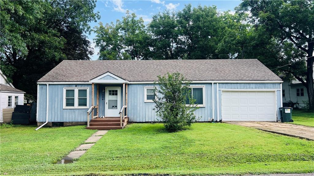 1st image of 206 S 5th St, Louisburg, KS 66053 | MLS# 2634743
