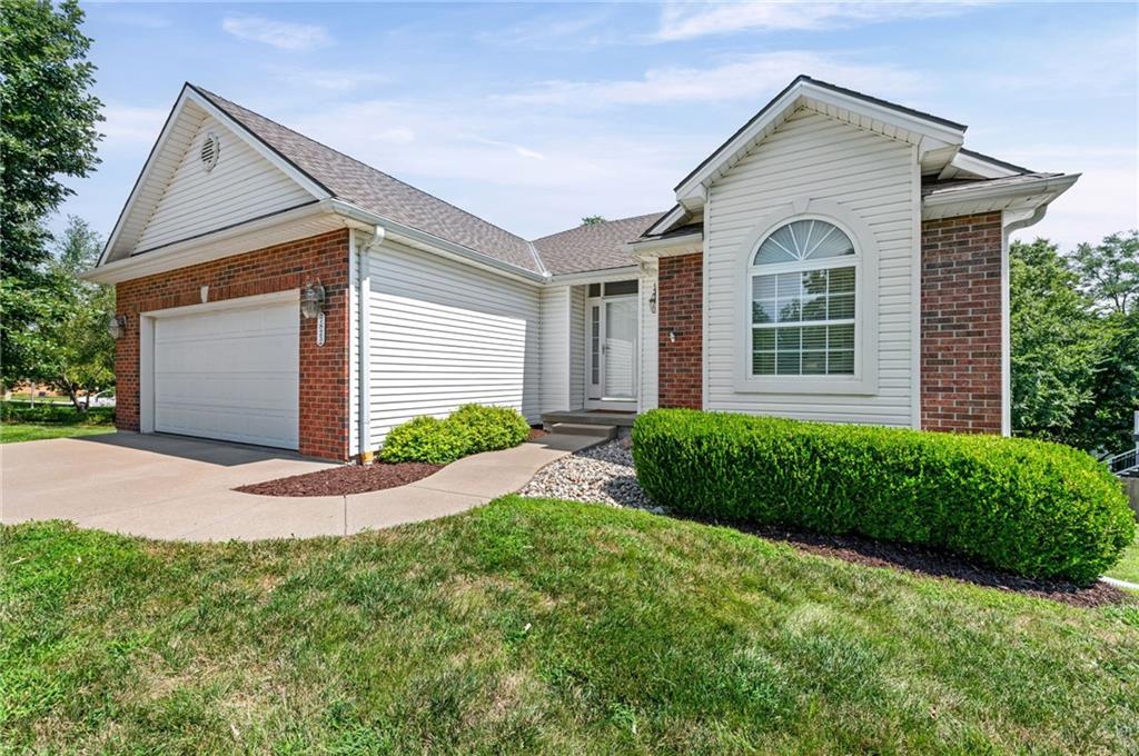 3rd image of 7823 N Liberty St, Kansas City, MO 64118 | MLS# 2634747