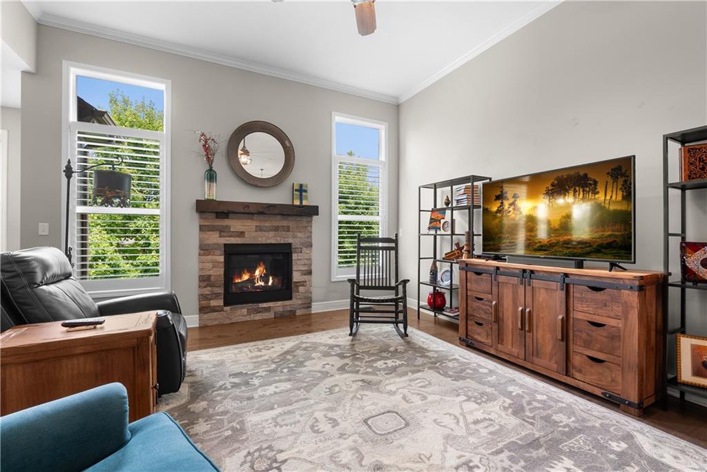 2nd image of 701 Sw Elizabeth St, Blue Springs, MO 64015 | MLS# 2634751