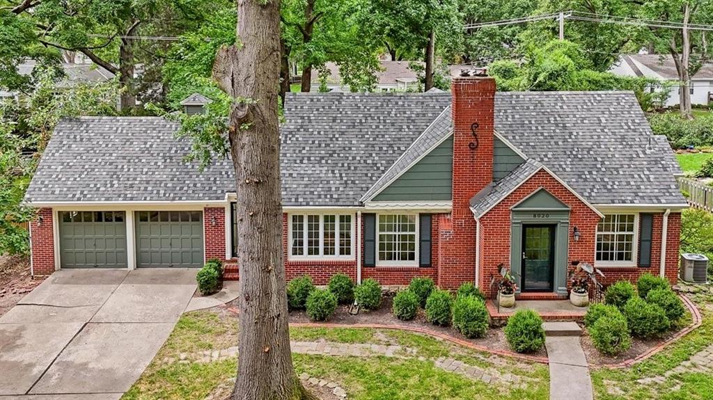 1st image of 8020 Manor Rd, Leawood, KS 66206 | MLS# 2634754