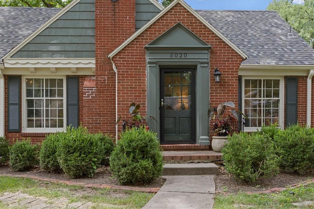 3rd image of 8020 Manor Rd, Leawood, KS 66206 | MLS# 2634754