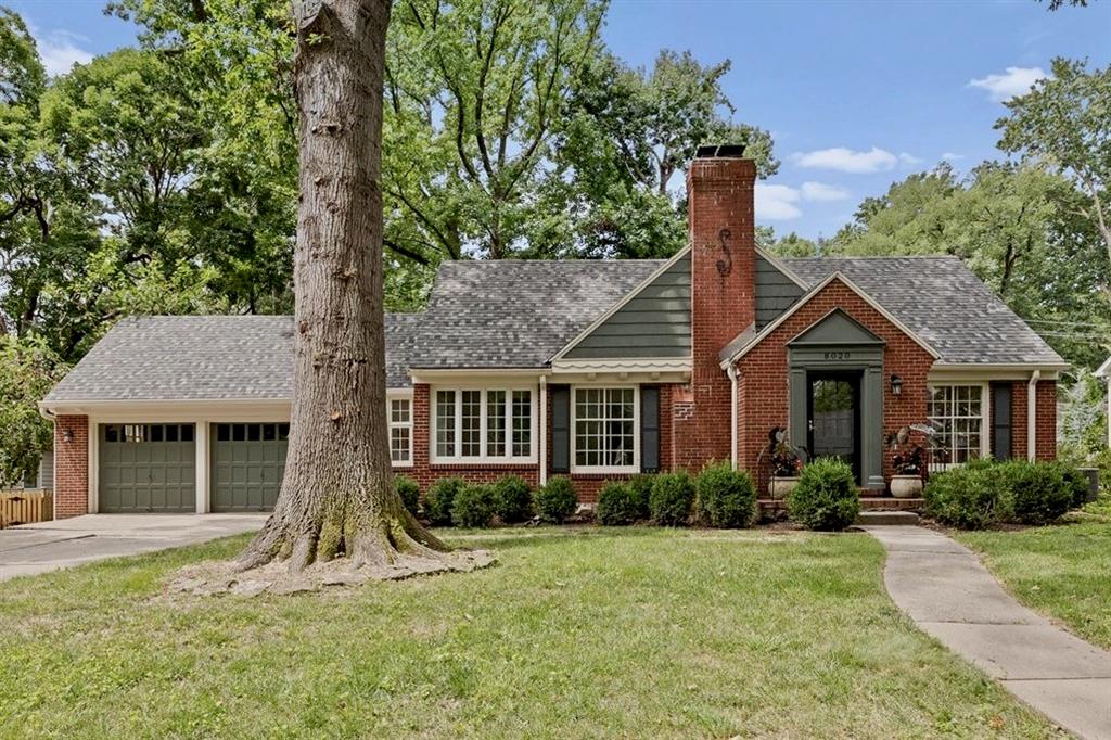 2nd image of 8020 Manor Rd, Leawood, KS 66206 | MLS# 2634754