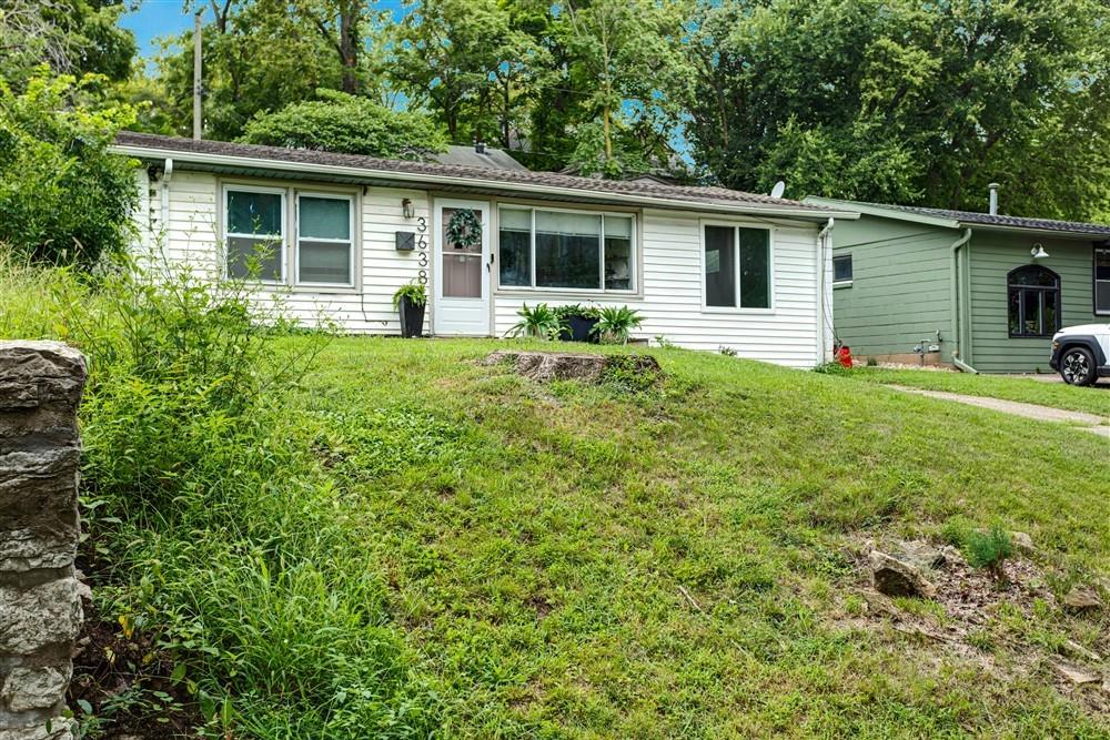 2nd image of 3638 Genessee St, Kansas City, MO 64111 | MLS# 2634761