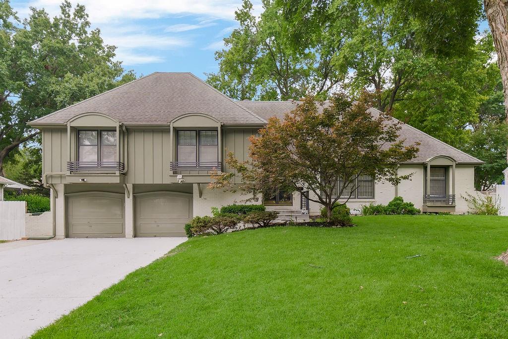 36th image of 301 W 116th St, Kansas City, MO 64114 | MLS# 2634763