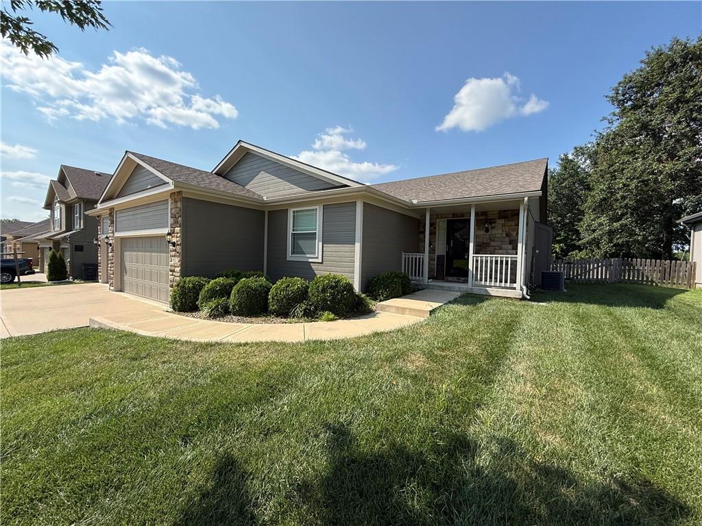 2nd image of 3817 Sw Briarwood Oaks Dr, Blue Springs, MO 64015 | MLS# 2634781