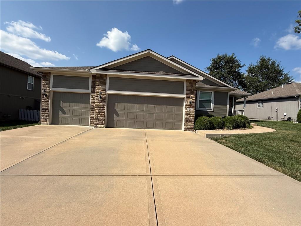 1st image of 3817 Sw Briarwood Oaks Dr, Blue Springs, MO 64015 | MLS# 2634781