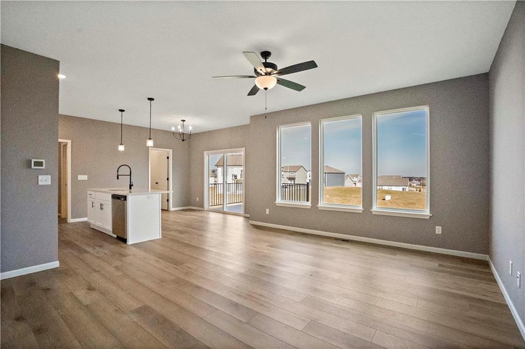2nd image of 12604 S Parkwood Dr, Lee's Summit, MO 64086 | MLS# 2634795