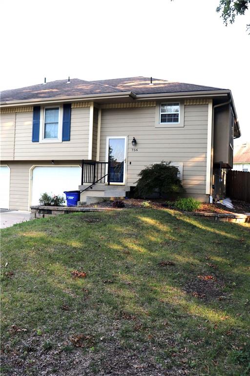 2nd image of 756 Se Claremont Ct, Lees Summit, MO 64063 | MLS# 2634798