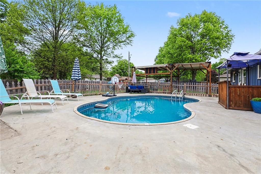 28th image of 518 S Franklin St, Raymore, MO 64083 | MLS# 2634815