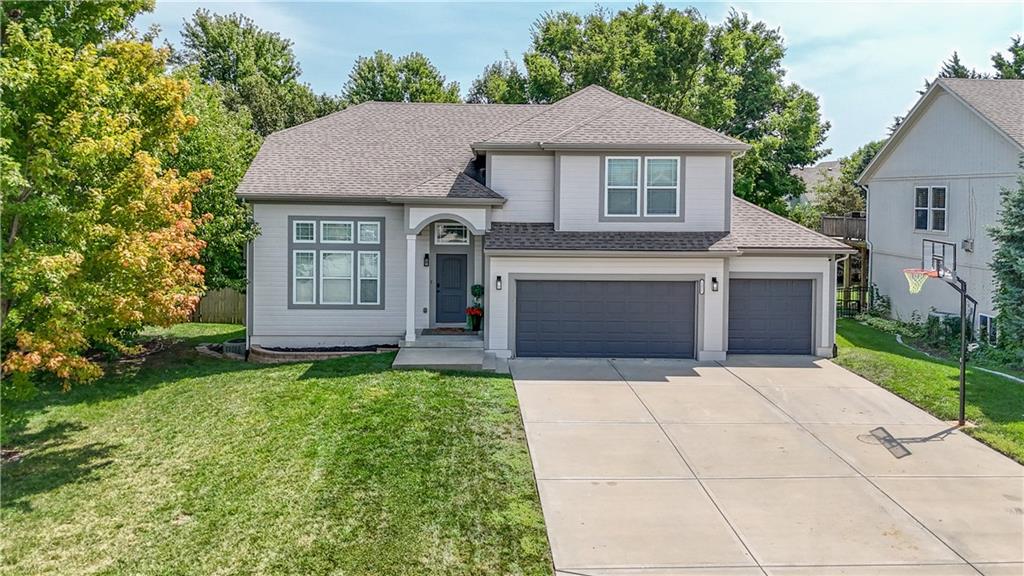 1st image of 1221 Sw Nagona Ln, Lees Summit, MO 64082 | MLS# 2634851