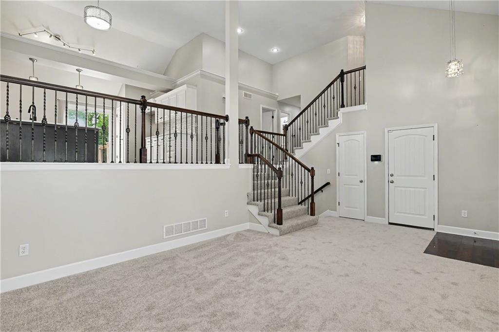 5th image of 1221 Sw Nagona Ln, Lees Summit, MO 64082 | MLS# 2634851