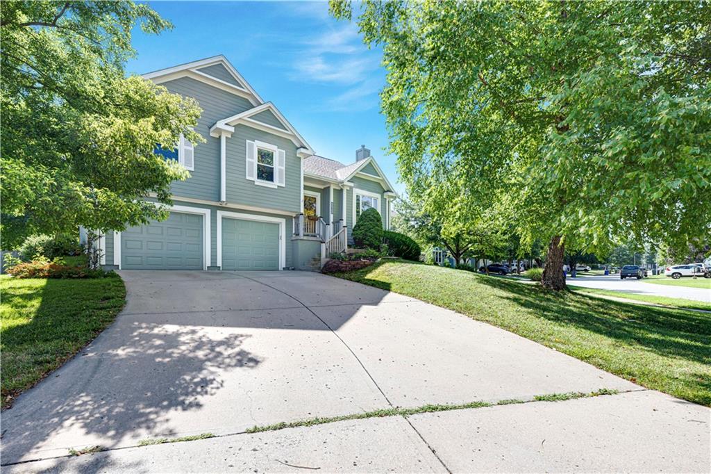 1st image of 15655 S Apache St, Olathe, KS 66062 | MLS# 2634852