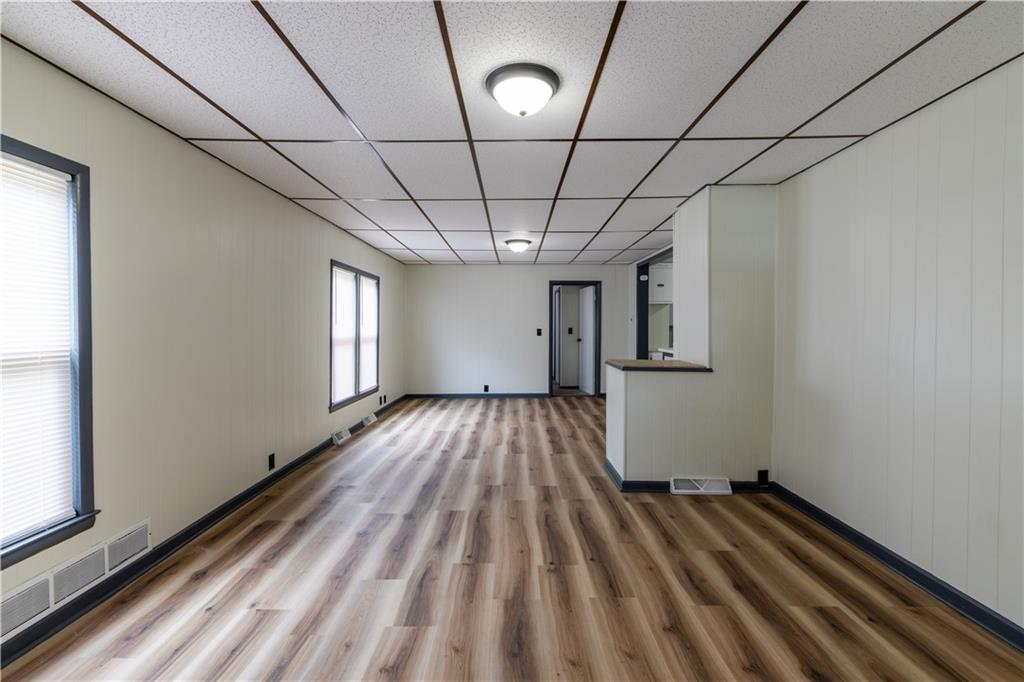 5th image of 225 W Valley St, Saint Joseph, MO 64504 | MLS# 2634865