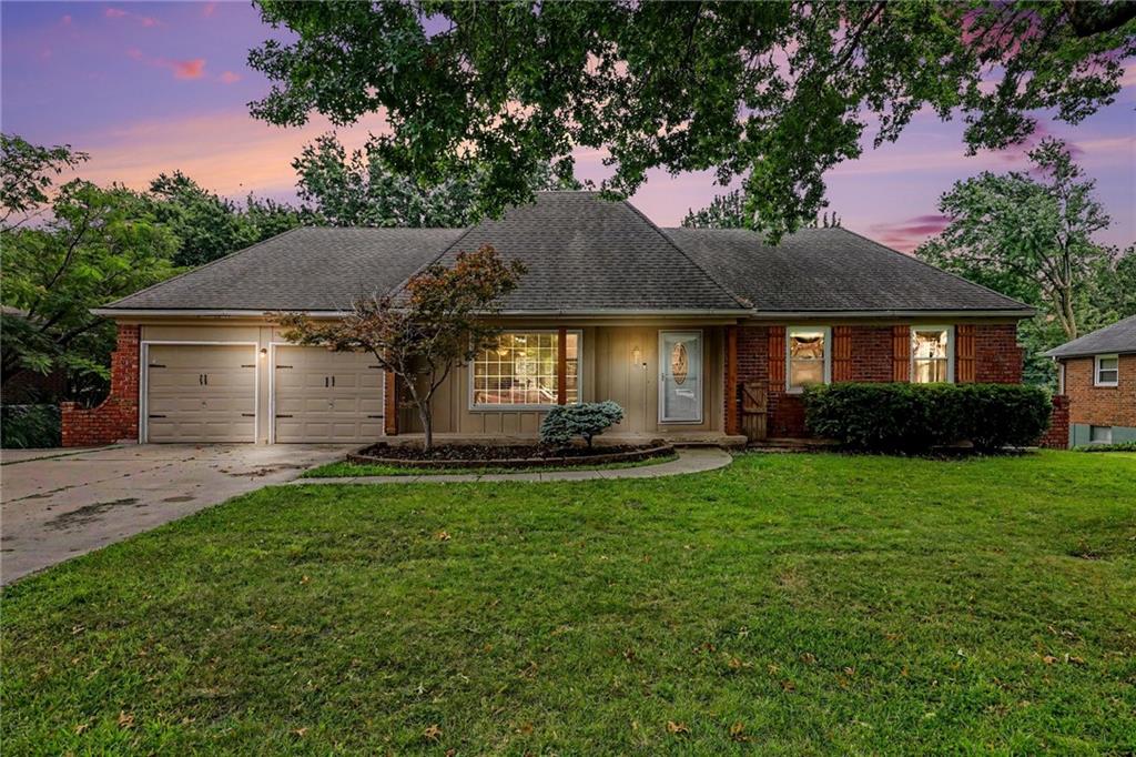 1st image of 702 Nw 12th St, Blue Springs, MO 64015 | MLS# 2634866