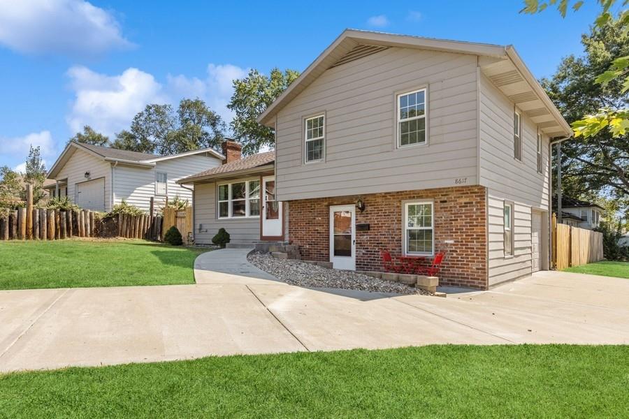 1st image of 8617 W 92nd St, Overland Park, KS 66212 | MLS# 2634891