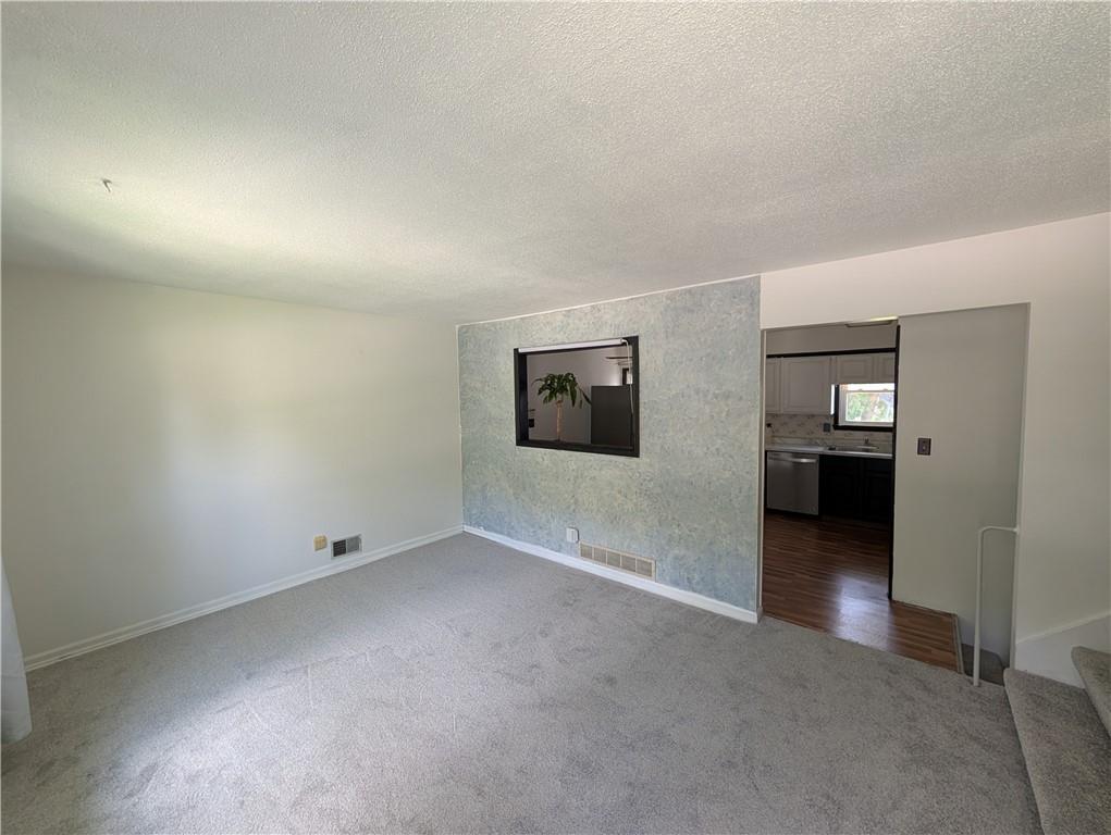 3rd image of 8 Nw Noel St, Lees Summit, MO 64063 | MLS# 2634896