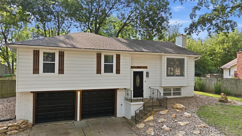 1st image of 319 N Cleveland Ave, Belton, MO 64012 | MLS# 2634914