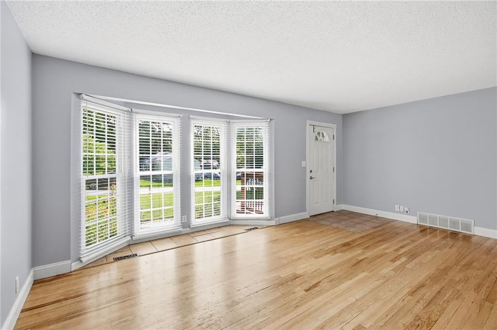 5th image of 5728 Northern Ave, Raytown, MO 64133 | MLS# 2634919
