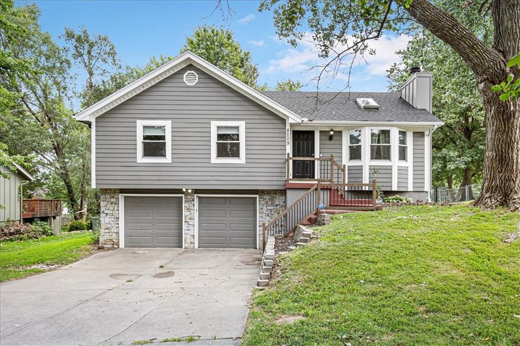 1st image of 8209 Nw 79th Ter, Kansas City, MO 64152 | MLS# 2634928