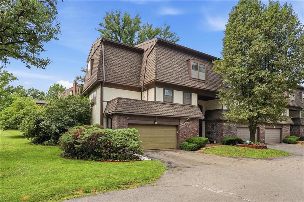 2nd image of 10162 Locust St #8, Kansas City, MO 64131 | MLS# 2634950