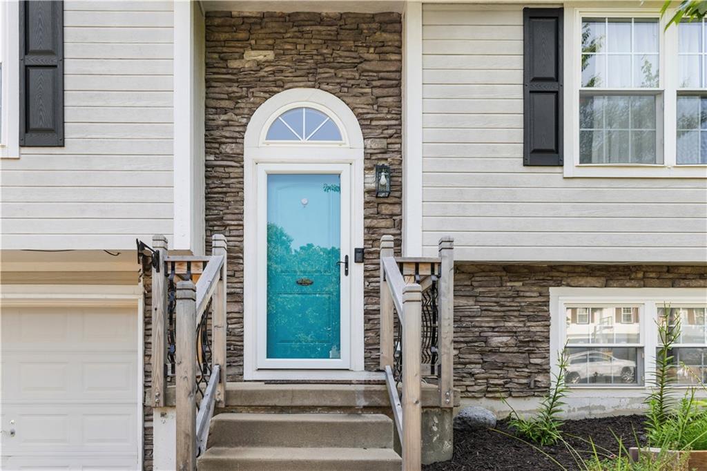 2nd image of 1508 Nw Nicholas Dr, Grain Valley, MO 64029 | MLS# 2634959