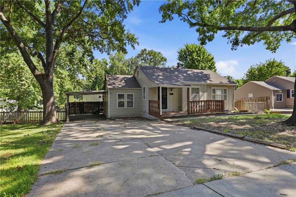 1st image of 9604 E 67th Ter, Raytown, MO 64133 | MLS# 2635006