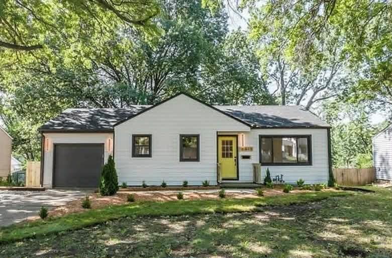 1st image of 10813 E 58th Ter, Raytown, MO 64133 | MLS# 2635007