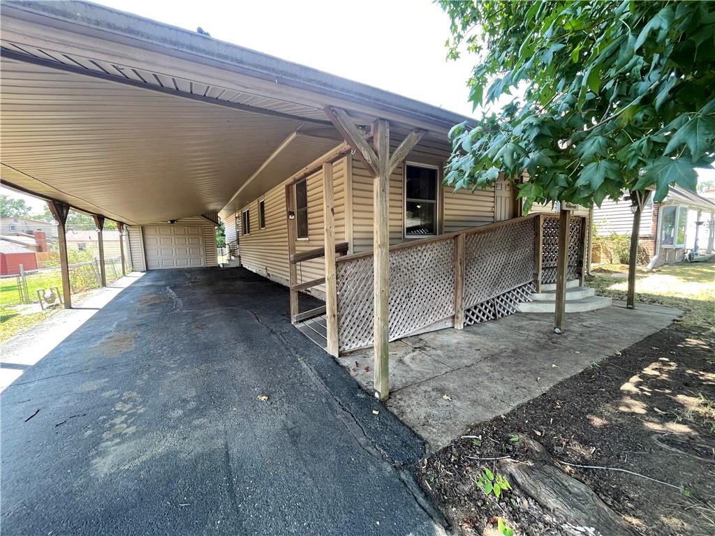 2nd image of 1311 W 1st St, Coffeyville, KS 67337 | MLS# 2635011