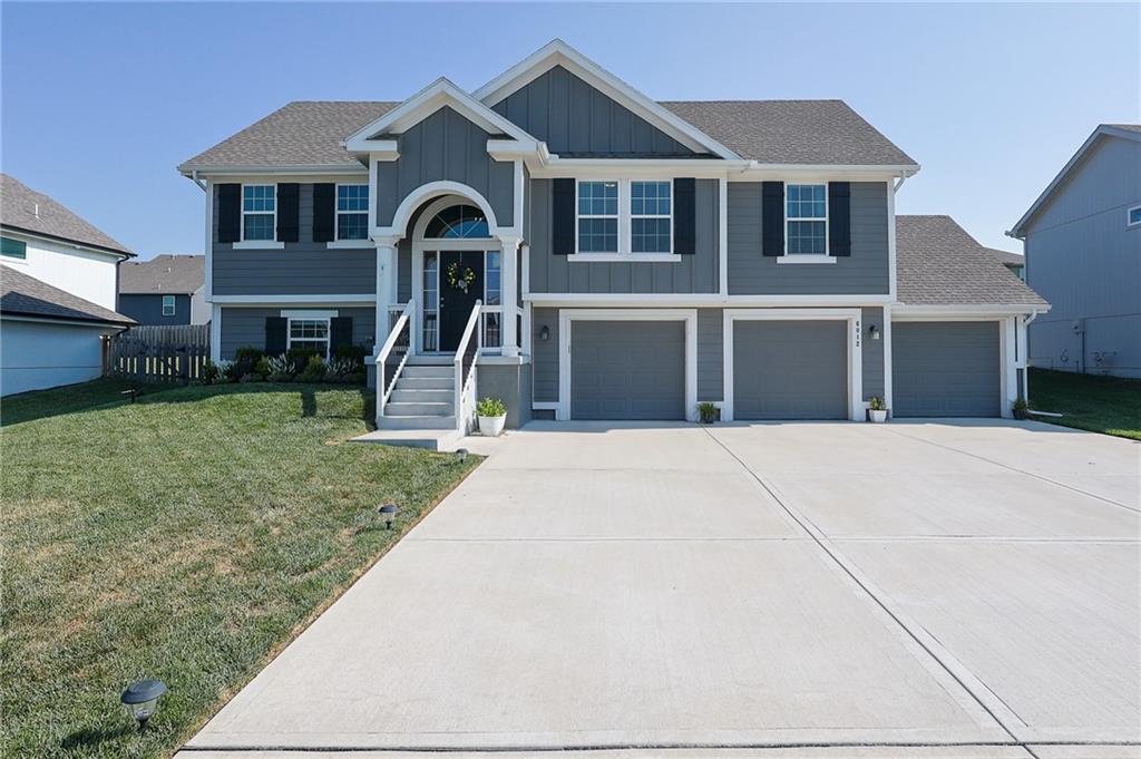 1st image of 6012 Ne 119th St, Kansas City, MO 64156 | MLS# 2635023