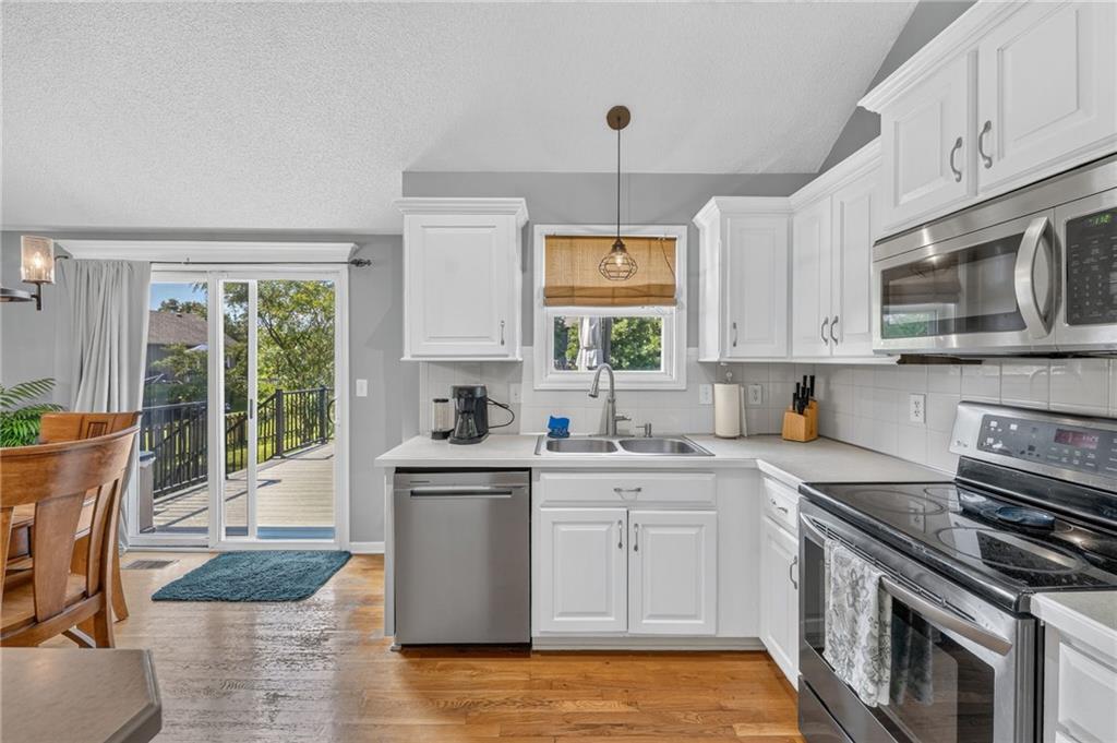 4th image of 10820 N Smalley Ct, Kansas City, MO 64157 | MLS# 2635029