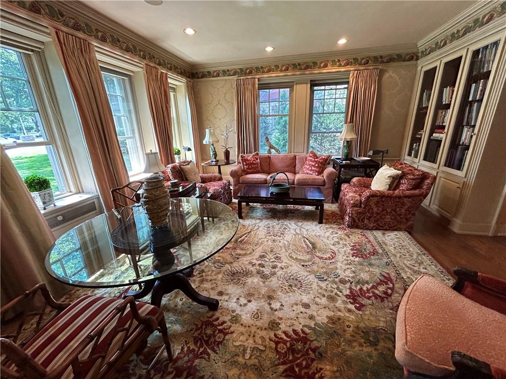 3rd image of 5049 Wornall Rd, Kansas City, MO 64112