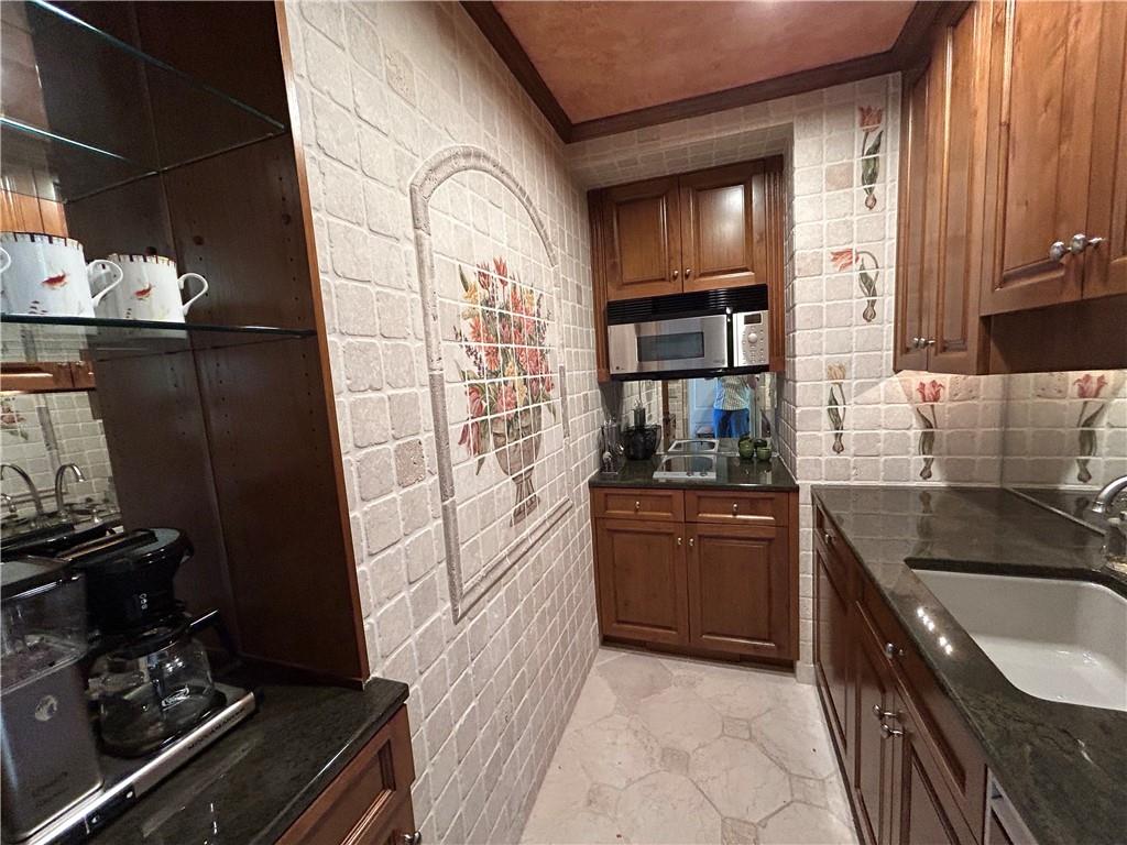 5th image of 5049 Wornall Rd, Kansas City, MO 64112