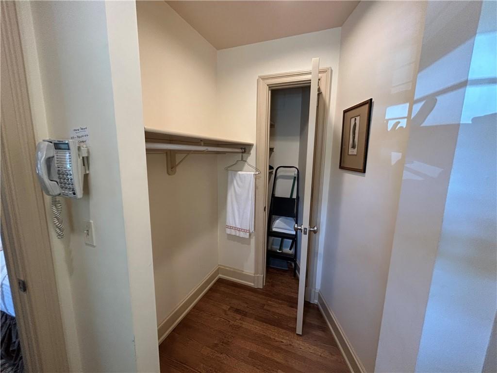 2nd image of 5049 Wornall Rd, Kansas City, MO 64112
