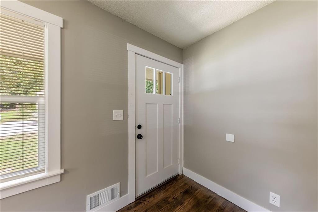 2nd image of 8116 Wayne Ave, Kansas City, MO 64131 | MLS# 2635032