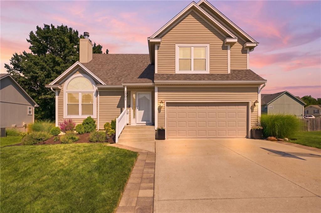 1st image of 1301 Tabitha Ln, Greenwood, MO 64034 | MLS# 2635056