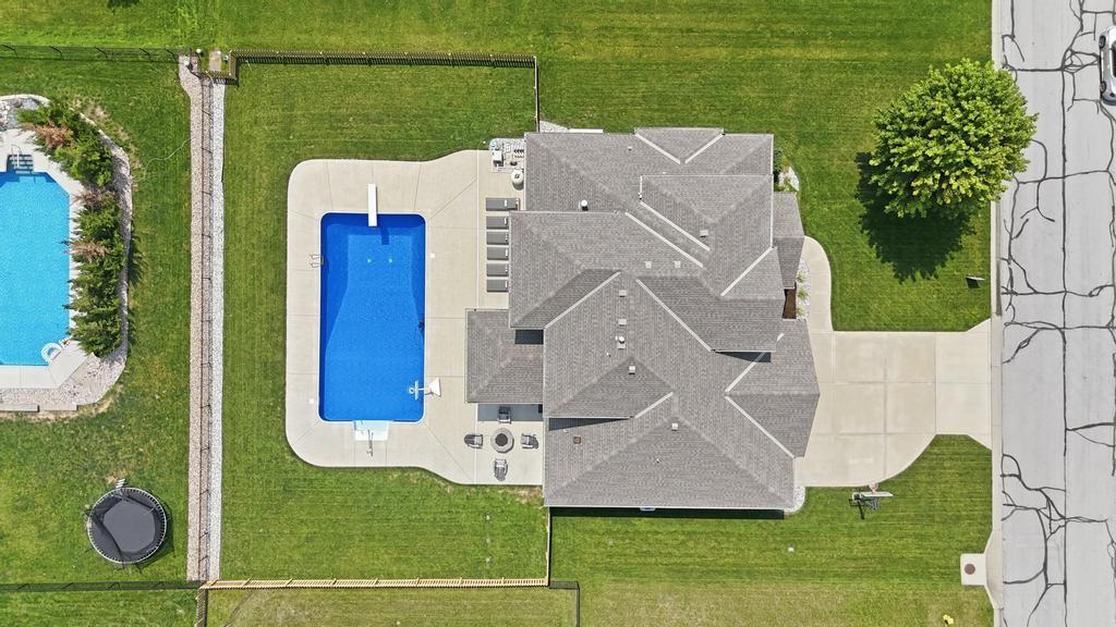 2nd image of 4333 Se Trotter Dr, Lee's Summit, MO 64082 | MLS# 2635066