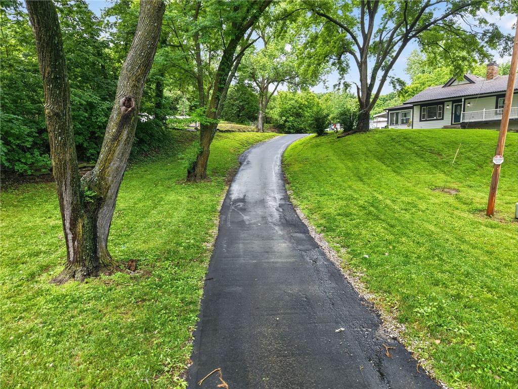 3rd image of 9800 Hutton Rd, Kansas City, KS 66109 | MLS# 2635068