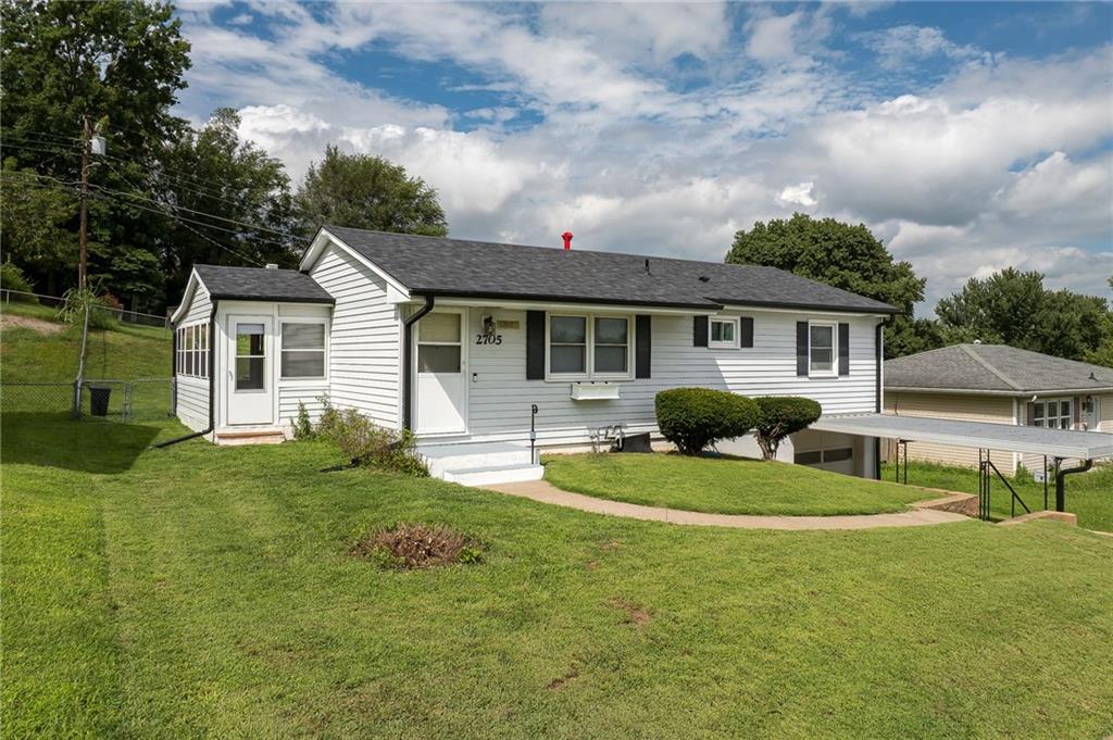 3rd image of 2705 Cedar St, Saint Joseph, MO 64503 | MLS# 2635076