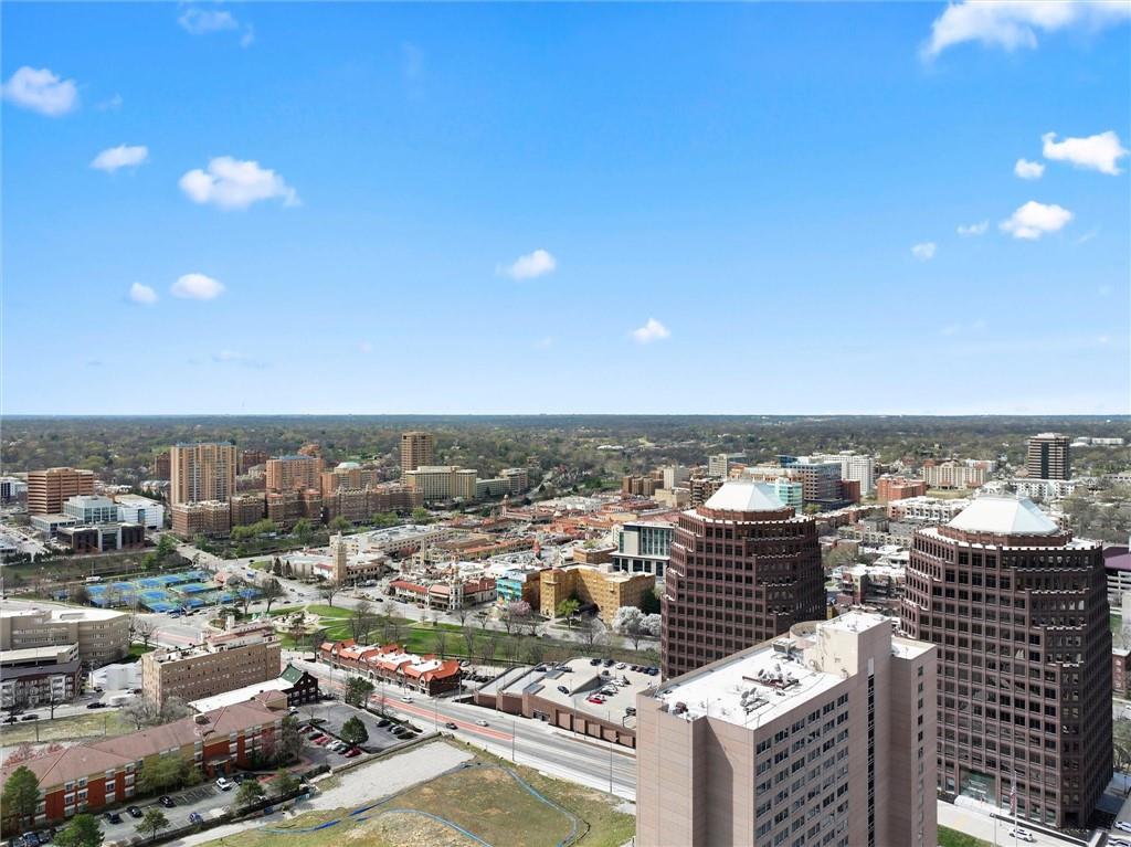 2nd image of 4514 Broadway Blvd, Kansas City, MO 64111