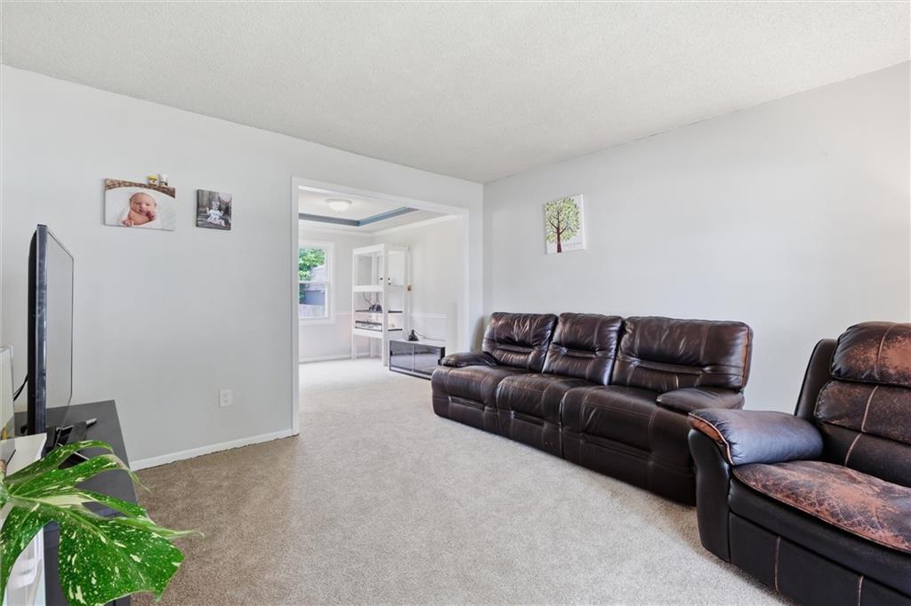 5th image of 1240 E Sleepy Hollow Dr, Olathe, KS 66062 | MLS# 2635079